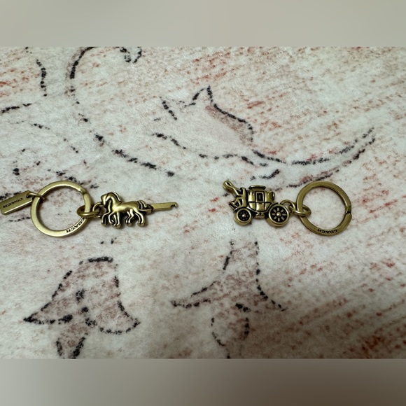 Coach valet. - Picture 3 of 3